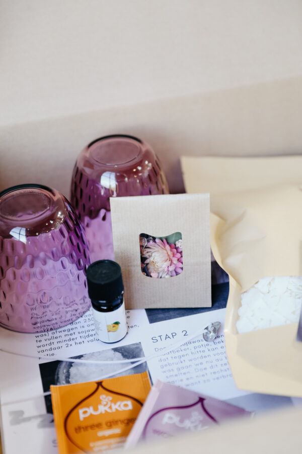 DIY geurkaarsen met droogbloemen
