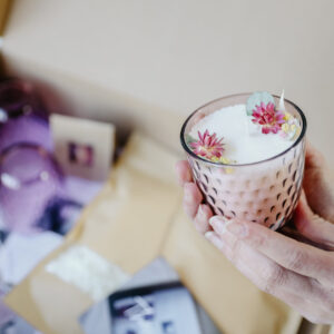 DIY geurkaarsen met droogbloemen