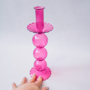 kandelaar in roze glas