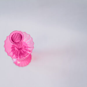 kandelaar in roze glas