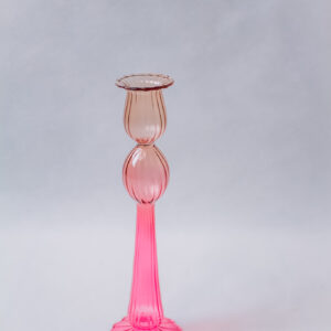 kandelaar in roze glas