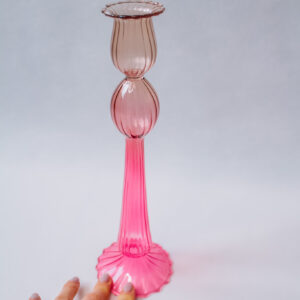 kandelaar in roze glas