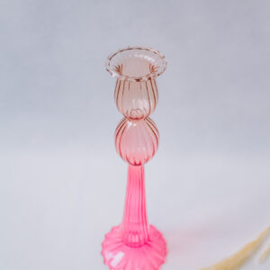 kandelaar in roze glas
