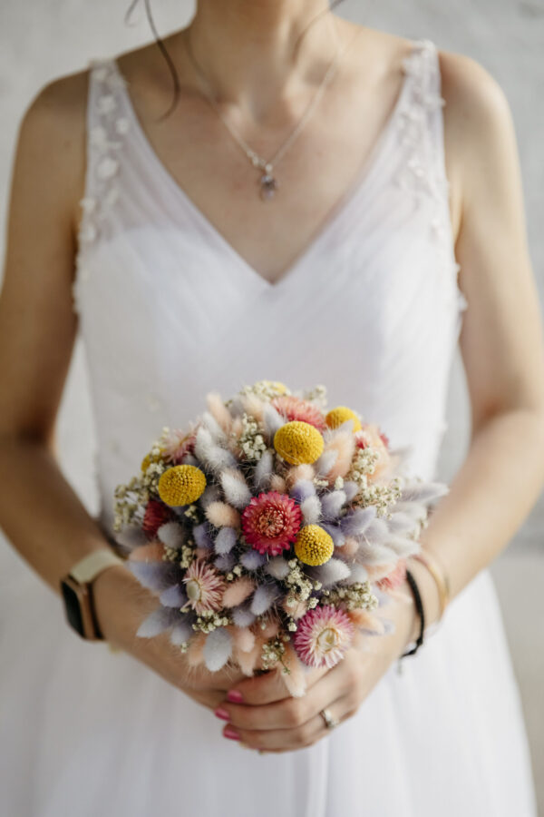 bruidsboeket met droogbloemen