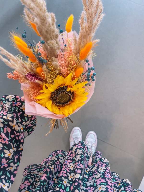 decoratie klein boeket met droogbloemen