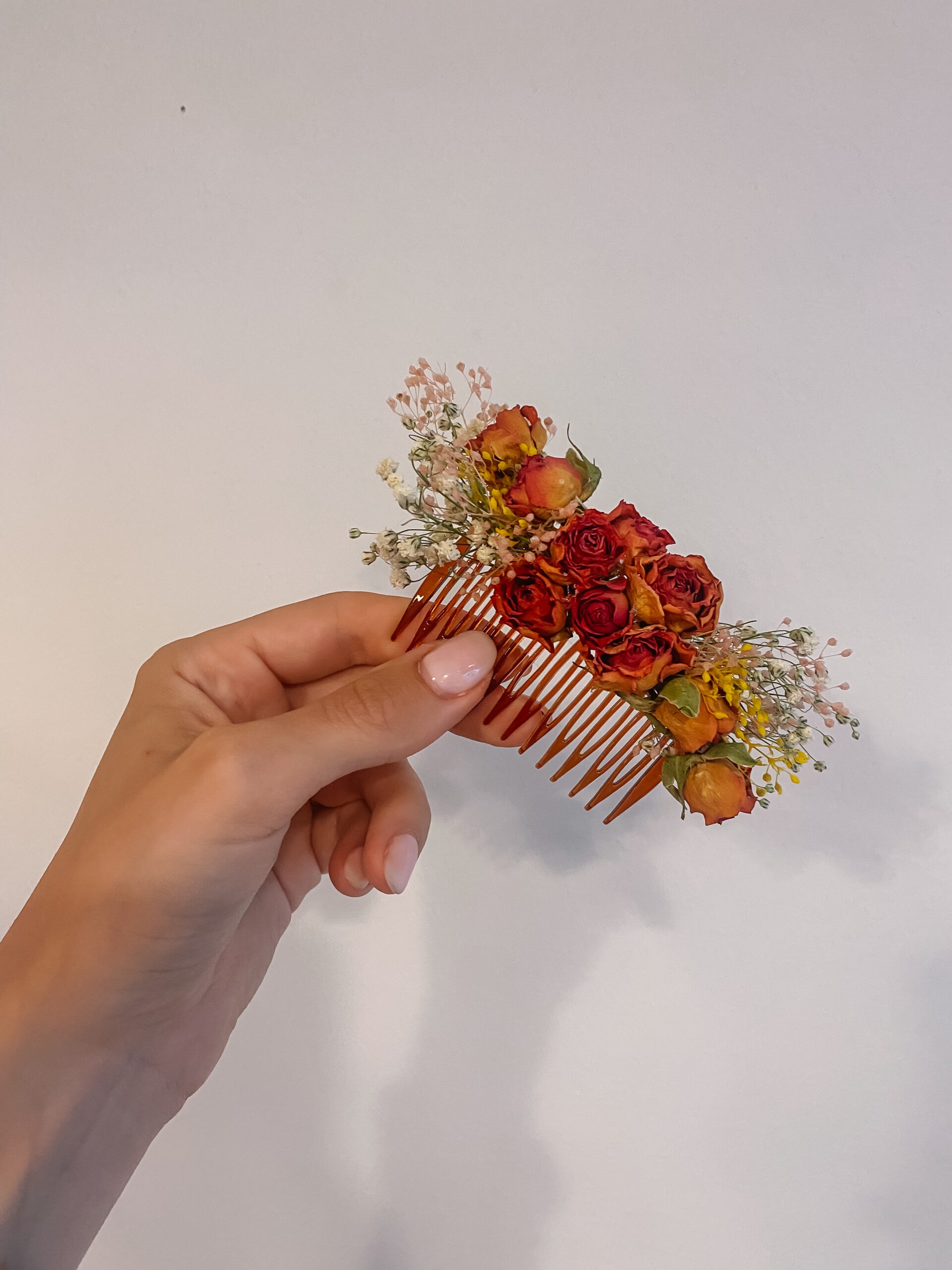 haarkam met droogbloemen