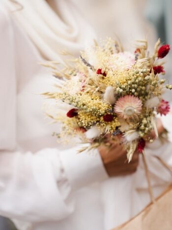 bruidsboeket met droogbloemen