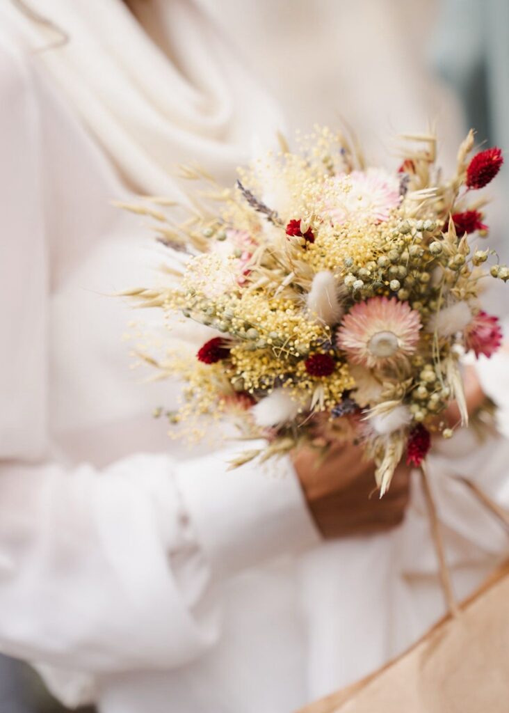 bruidsboeket met droogbloemen