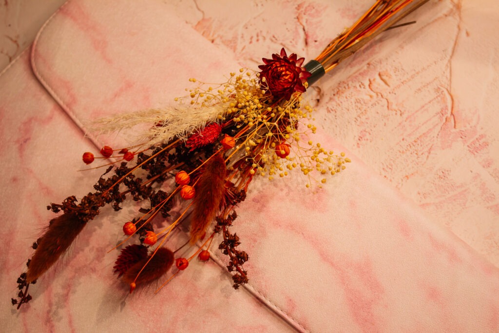 Floral expertise: hoe lang blijven droogbloemen mooi? Onderhoud en houdbaarheid uitgelegd