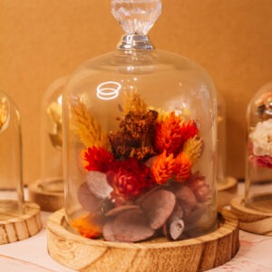 stolp met droogbloemen