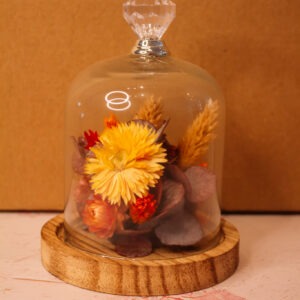 stolp met droogbloemen